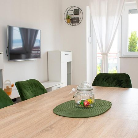 Appartement Tomic à Novi Vinodolski Extérieur photo